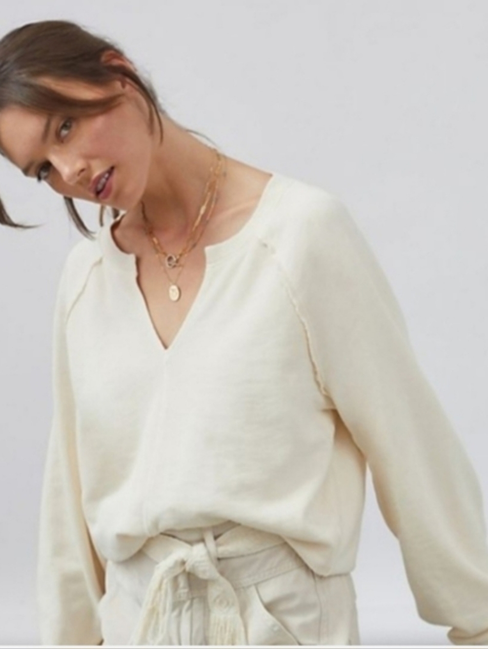 Women's Cream V-Neck Pullover Sweater Sz M
